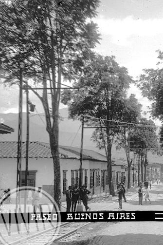 Paseo Buenos Aires en 1914. Fotografía de Benjamín De la Calle Muñoz (1869-1934). Cortesía Archivo Fotográfico de la Biblioteca Pública Piloto