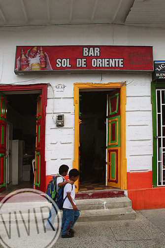 Bar Sol de Oriente, lugar tradicional en Buenos Aires. Fotografía tomada por Róbinson Henao el 14 de julio de 2015