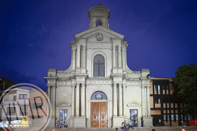 Iglesia de San Nicolás de Tolentino, en el Parque de Aranjuez. Foto Róbinson Henao, agosto 2015