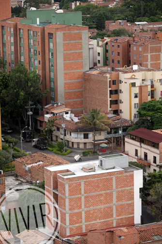 Barrio Cristóbal. Las viejas casas ya son pocas. Fotografía tomada por Róbinson Henao el 25 de agosto de 2015