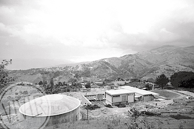 Acueducto San Cristóbal. Fotografía Gabriel Carvajal Pérez. Cortesía Archivo Fotográfico Biblioteca Pública Piloto