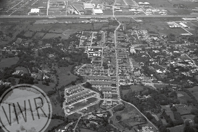 Vista aérea de El Poblado, considerado en sus comienzos como un lugar de veraneo de los habitantes de Medellín; más tarde, uno de los sectores exclusivos de la ciudad. Cortesía Archivo Fotográfico BPP
