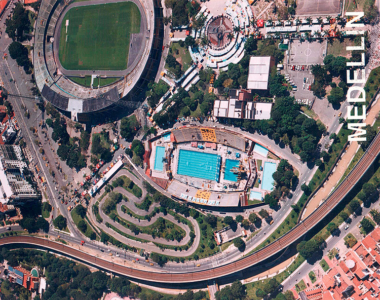 Vista aérea de la Liga de Natación en la década del 90. Foto cortesía