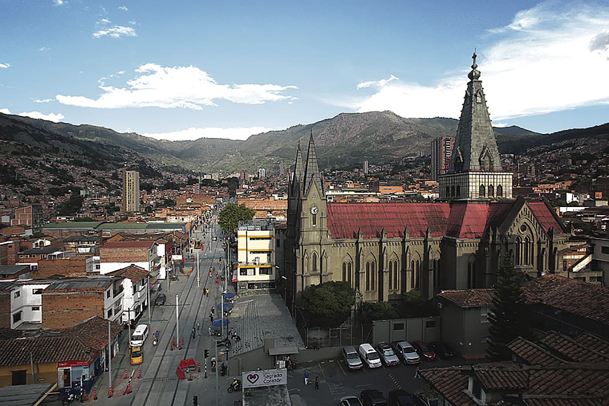 Ayacucho entre tranvías ( crónica de Saul Álvarez Lara )