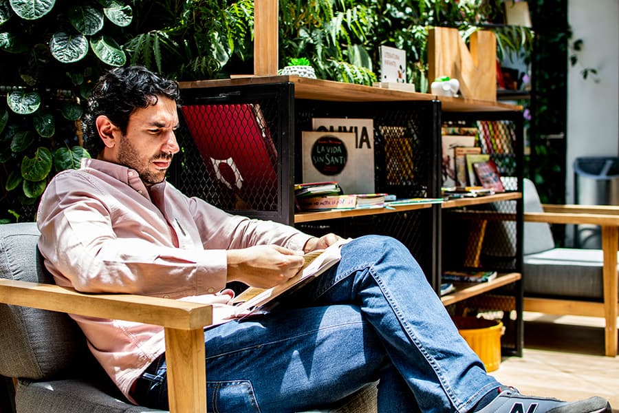 Con programas como la Fiesta del Libro y de la Cultura, los Eventos del Libro han consolidado a Medellín como una ciudad lectora.