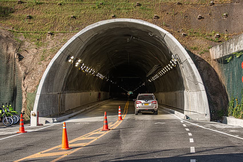 Túnel de oriente