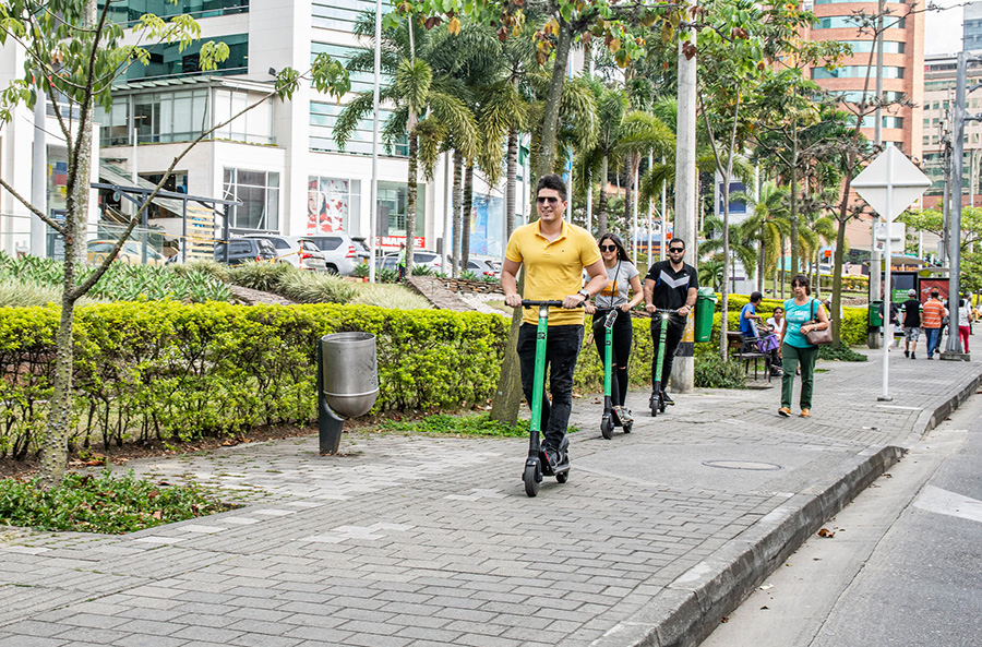 Patinetas eléctricas en Medellín reportan los primeros accidentes