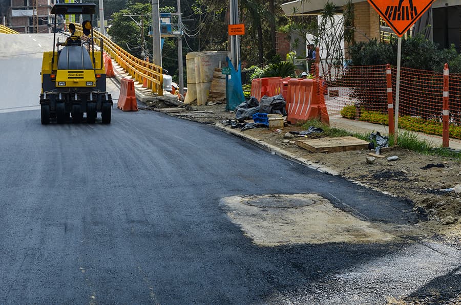 Pavimentan y luego abren el hueco