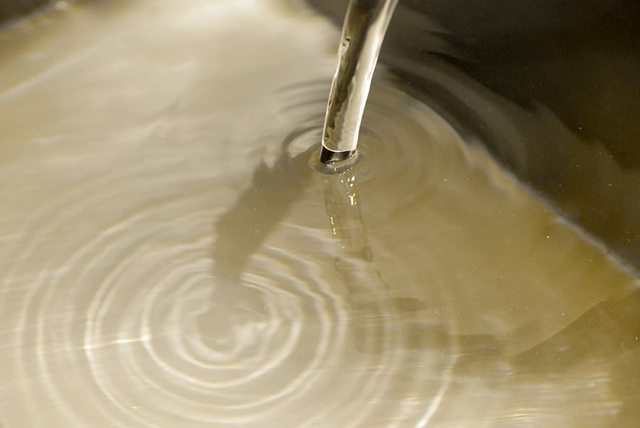 EPM: aguas con color café, amarilla calidad del agua epm