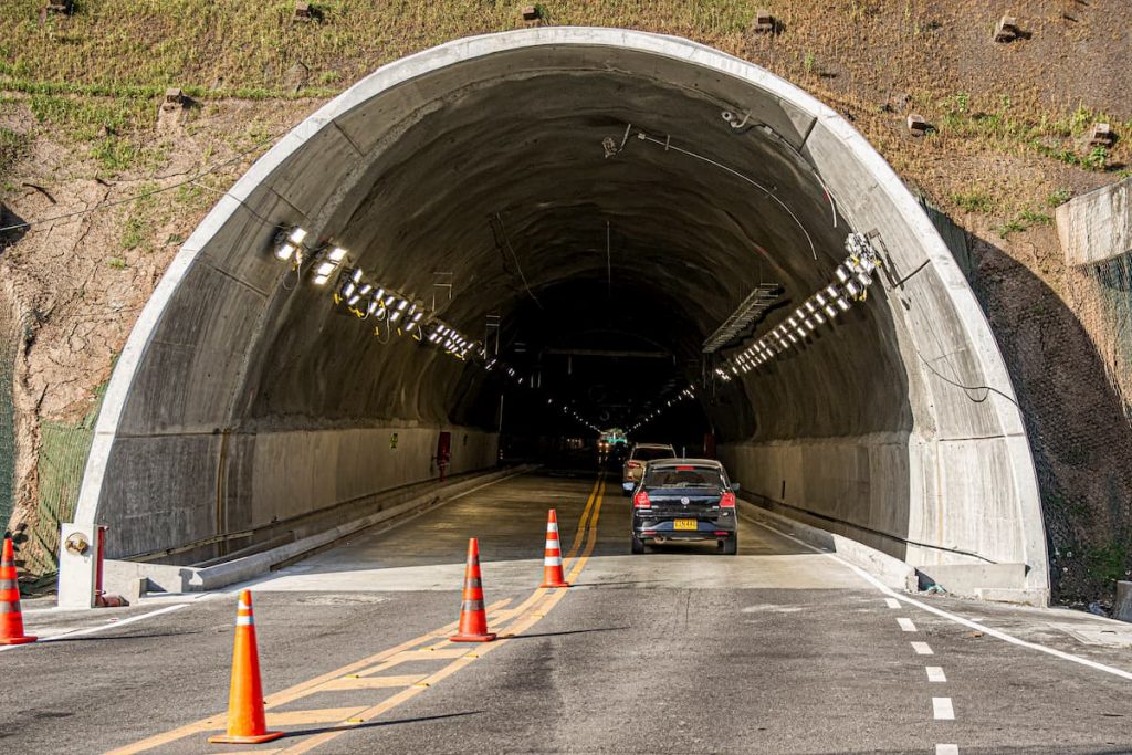 Túnel de Oriente