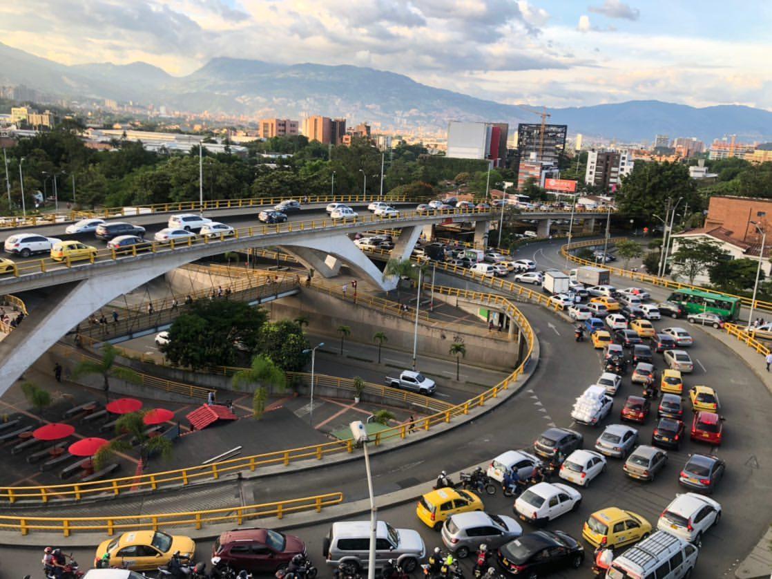 Pico y placa en Medellín para motos y vehículos este viernes 5 de noviembre