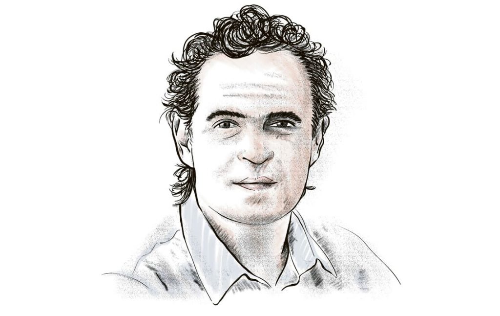 Federico Gutiérrez balances