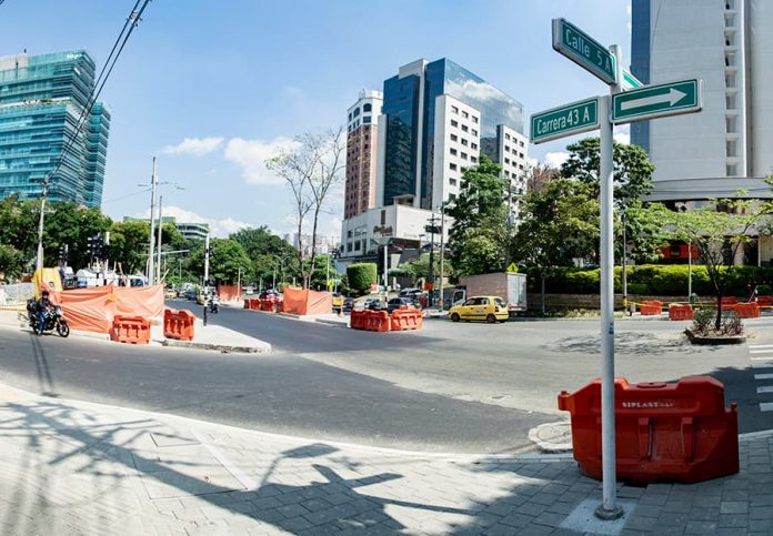 Contratista incumplió en la calle 5A con la avenida El Poblado Contratista incumplió en la calle 5A con la avenida El Poblado