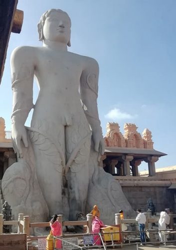 Templo jainista-Sravanavelagola-Estado de Karnataka