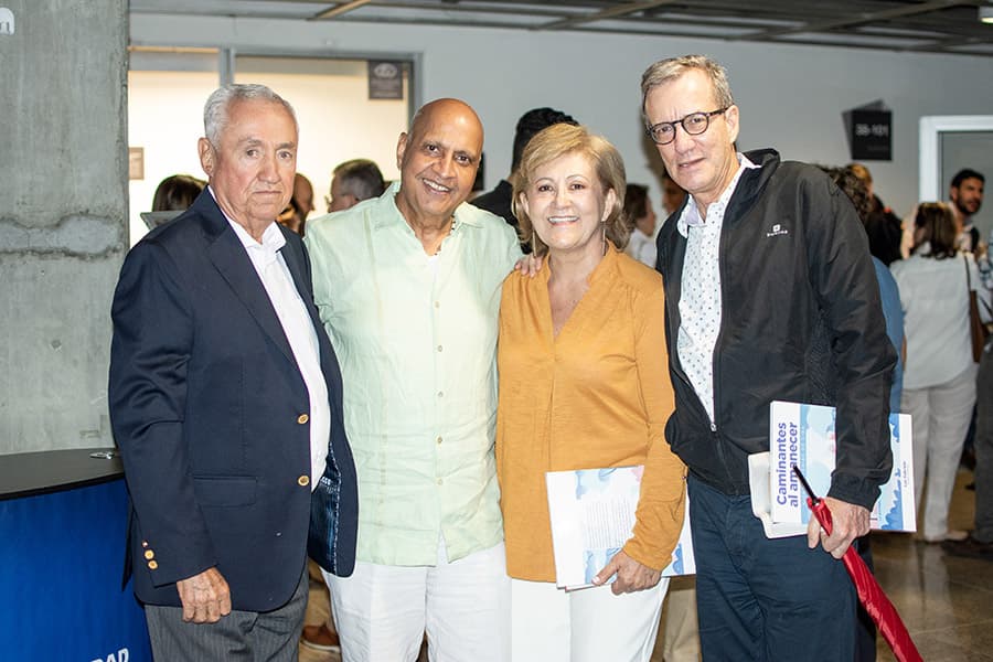Oscar Mayungo, Haravadan Shah, Luz gabriela Gómez y Ricardo Gómez