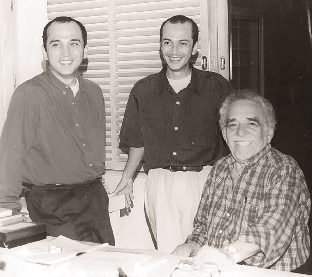 Julio y Manuel Posada en la reunión con Gabo, en su casa en Cartagena, en 1998. 