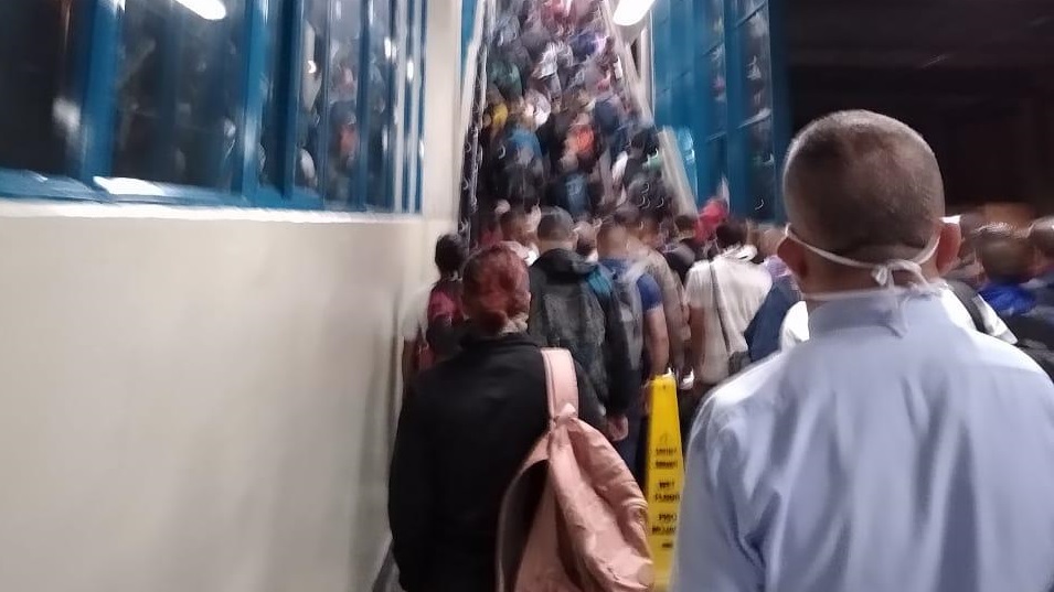 Aglomeraciones en el metro