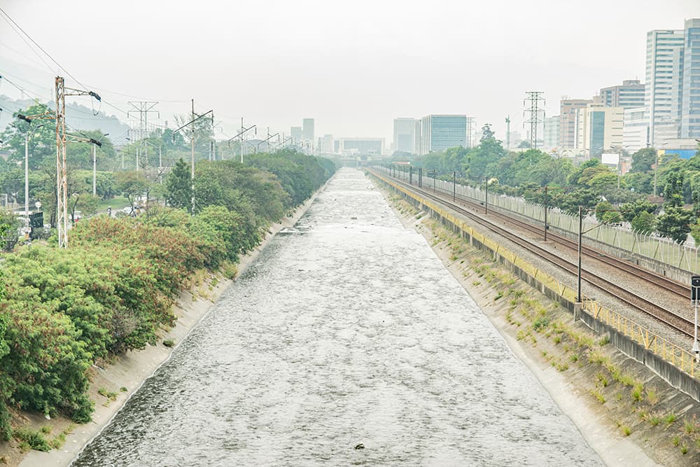 RIO medellín Limpiar los ríos es limpiar el mar
