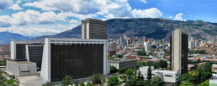 toque de queda en Medellín