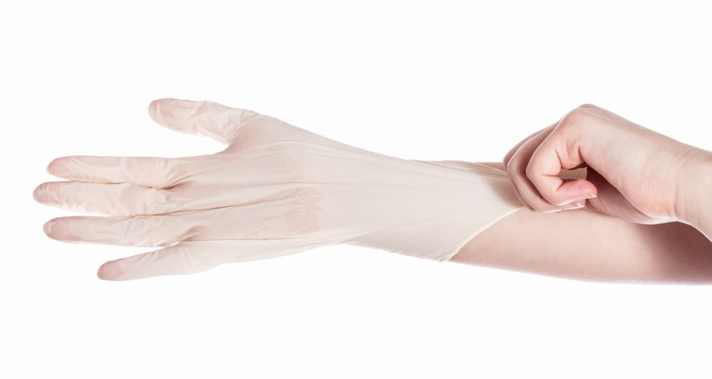 COVID -19: guantes permiten que siga activo por tres horas