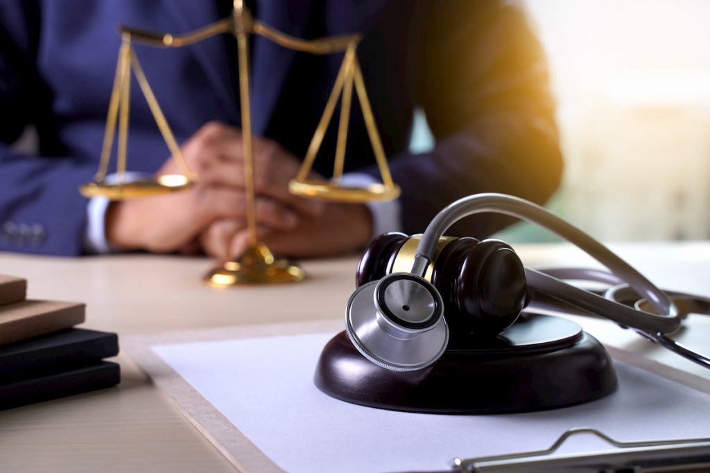 Abogados defenderán a personal de la salud