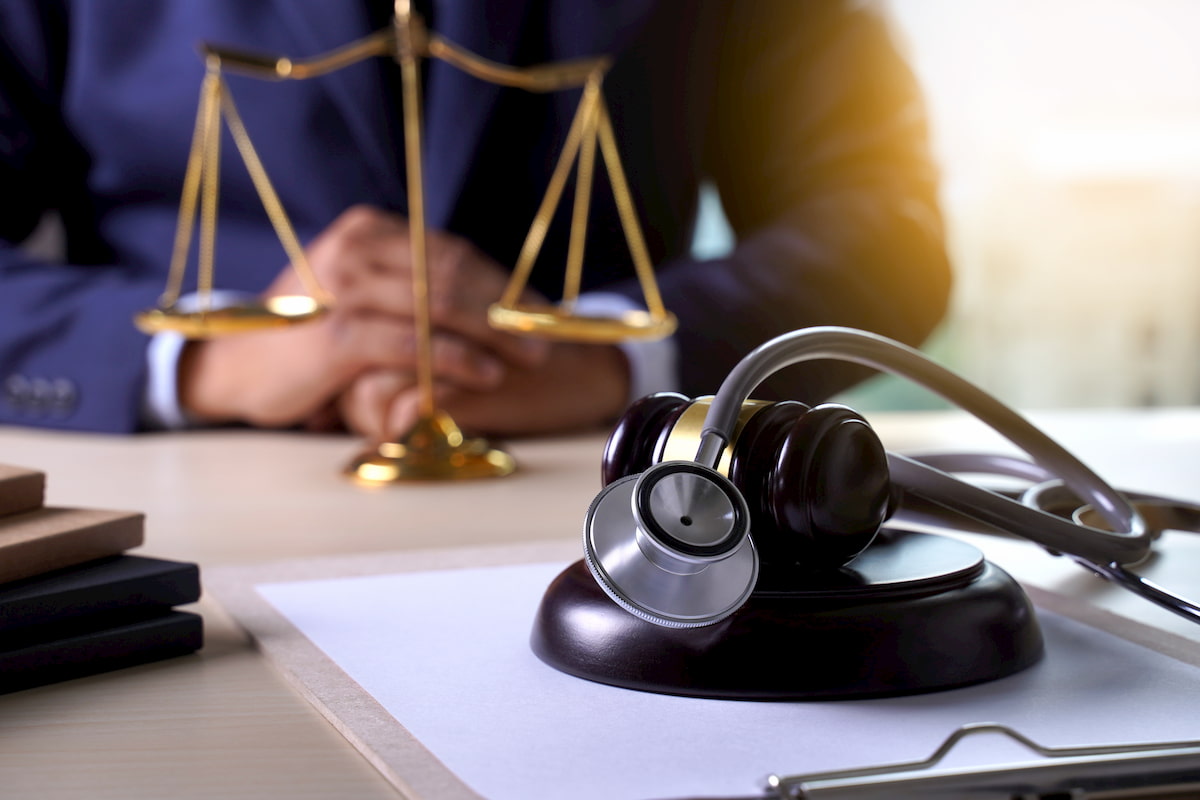Abogados defenderán a personal de la salud