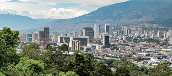 La Alcaldía de Medellín se va con su plataforma a los detalles incluso más privados de las personas y no sabemos qué harán con la información.