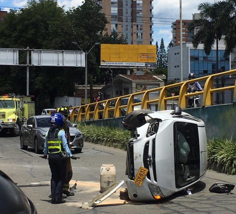 Accidente en La Aguacatala este 9 de mayo no dejó lesionados