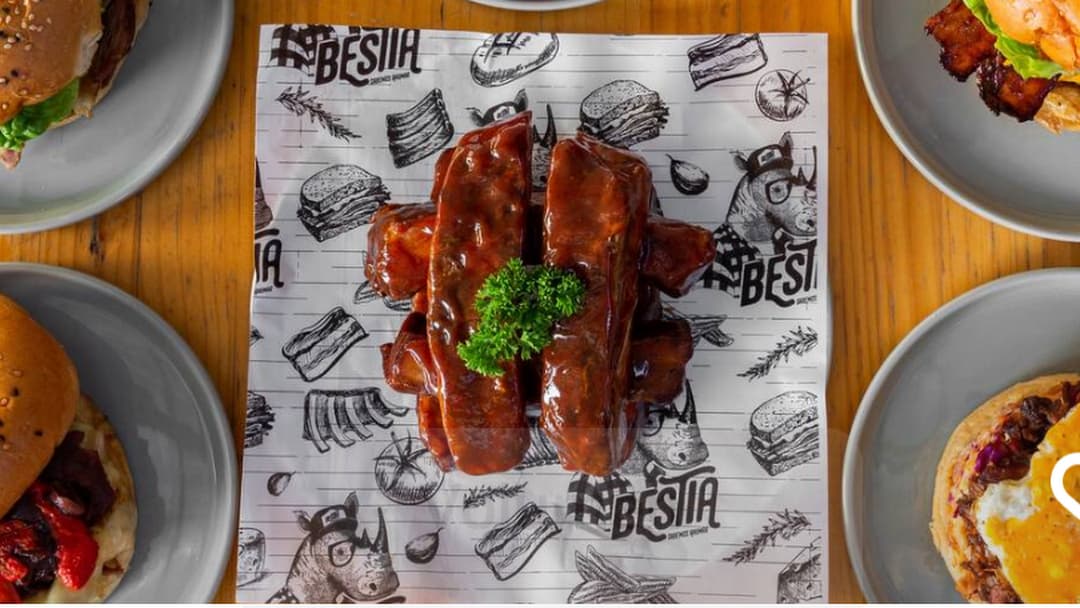 Bestia restaurante especializado en comida ahumada