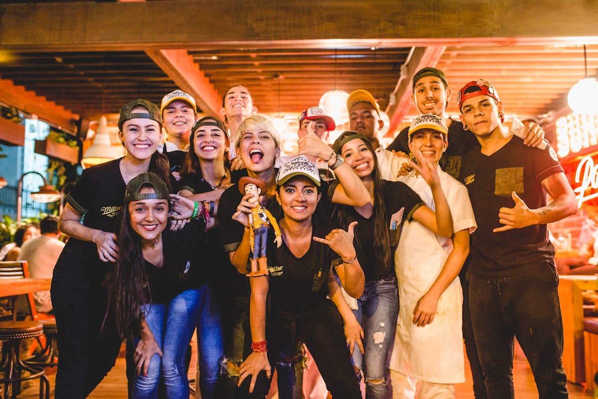 Chef burger, como todo el gremio, pide apertura de restaurantes ya. “Una apertura escalonada y que veamos que funciona con seguridad y que el consumidor tome confianza. En eso es fundamental la responsabilidad de lo individual sobre lo colectivo”, dice Iván Castaño.