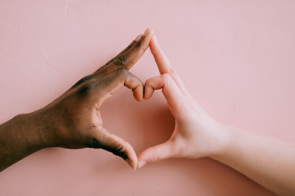 Mis hijos Cristóbal y Antonia escucharon por primera vez la palabra racismo y hablamos sobre cómo podíamos proteger la vida de los más vulnerables, aprovechando nuestra condición de privilegio.