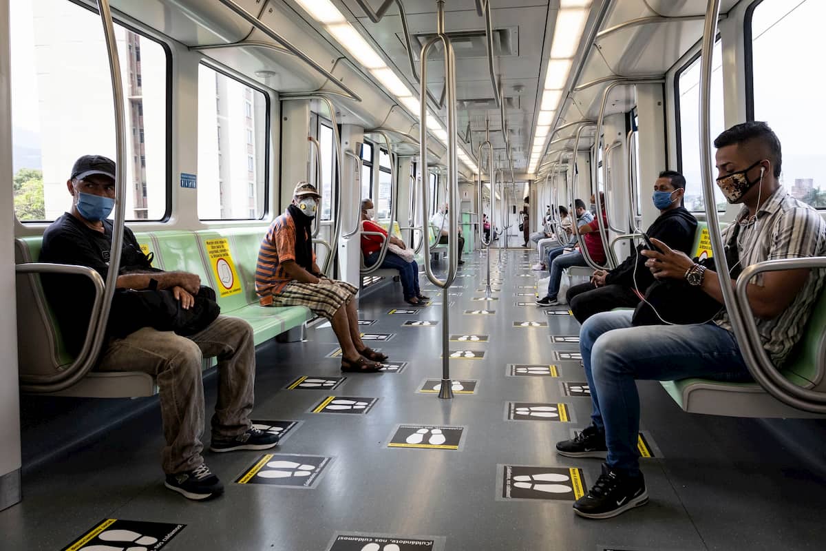 Metro de Medellín horarios escalonados