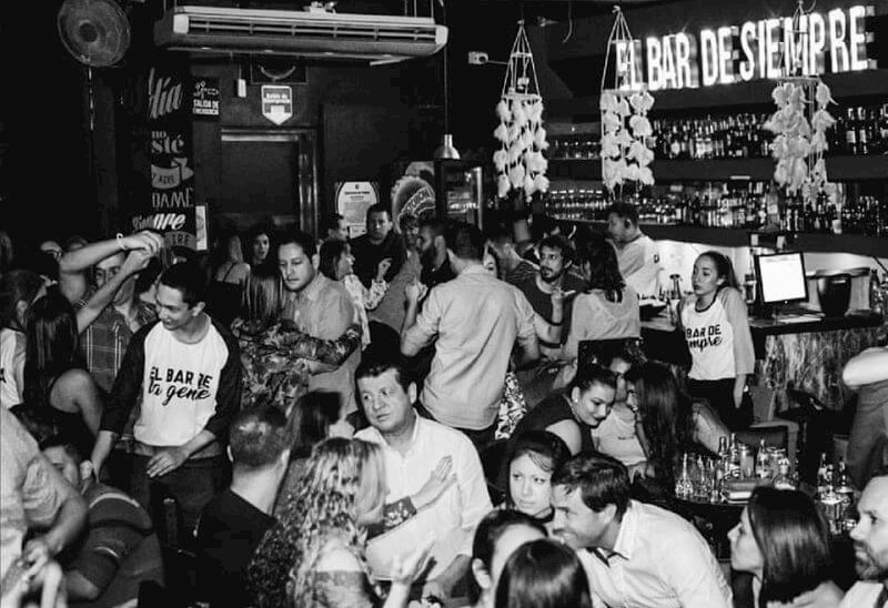 “Estamos parados en nuestro escenario ajustando los procesos para seguir la travesía”, dice Trilogía, esperanzados en el regreso de todos al bar.