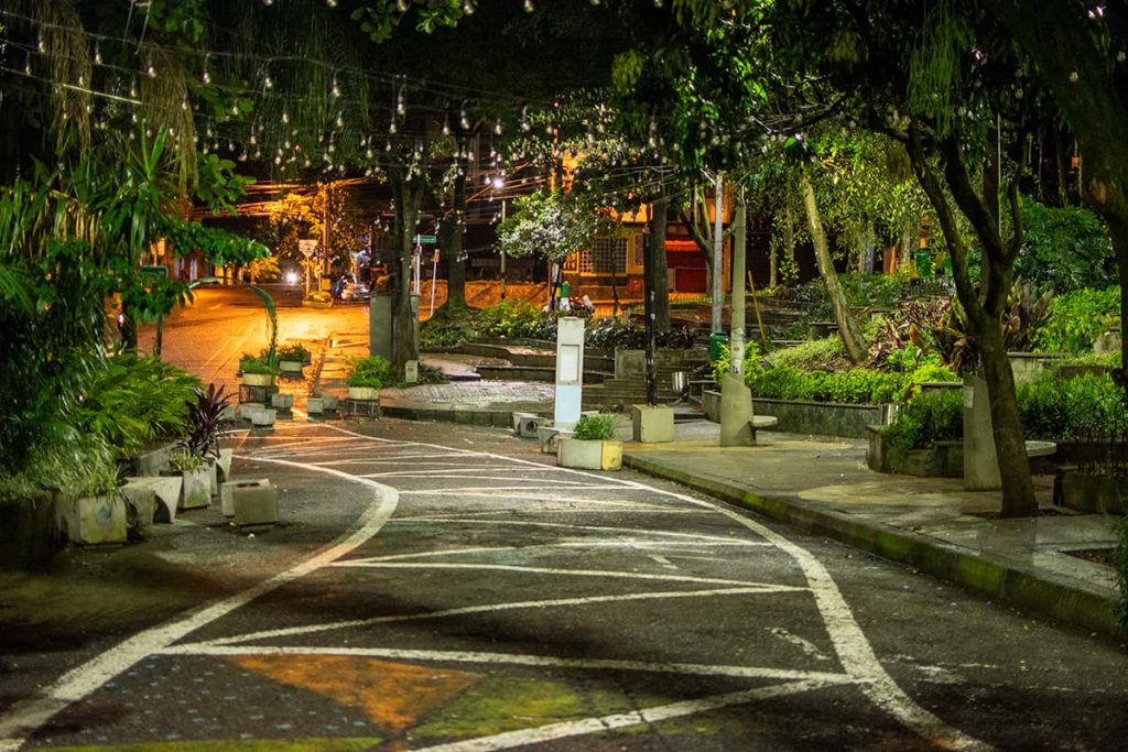 Noche de viernes en el Lleras y Provenza: el silencio de rumba