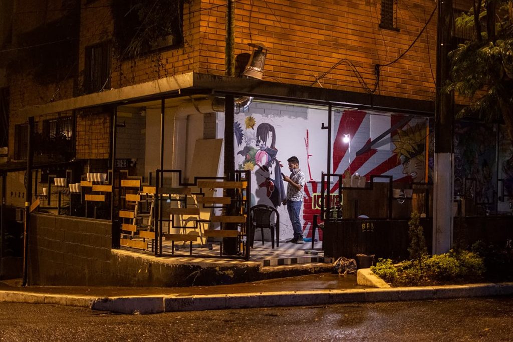 Noche de viernes en el Lleras y Provenza: el silencio de rumba