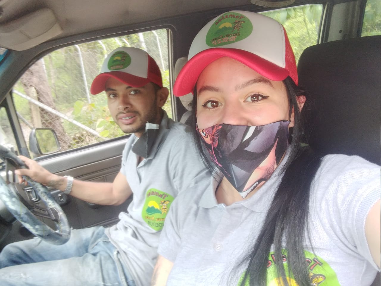 Jose y Hillary se conocieron por los días en que él prestaba servicio militar en la PM4 del barrio Buenos Aires. Por su amor al campo, eligieron Santa Elena, donde nació la idea de los tamales.