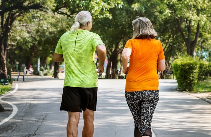 Mayores de 70 años podrán hacer actividad física dos horas diarias