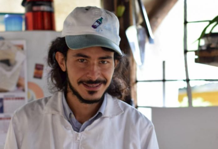 A Juan le gusta la montaña, el campo, el aroma de la tierra mojada en la mañana. Se escapó del sistema de ganar y gastar dinero y llegó a Santa Elena donde comenzó un proyecto de alojamiento para extranjeros.