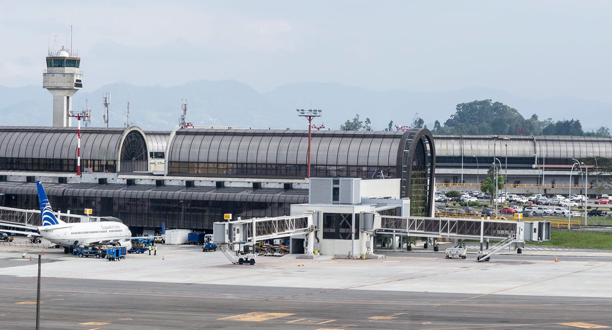 Aeropuerto José María Córdova Con Licencia Para Operar Vivir En El Poblado