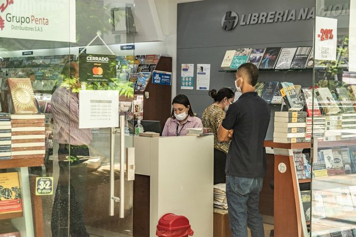 Nuevo decreto de la Alcaldía flexibiliza ingreso a centros comerciales en Medellín