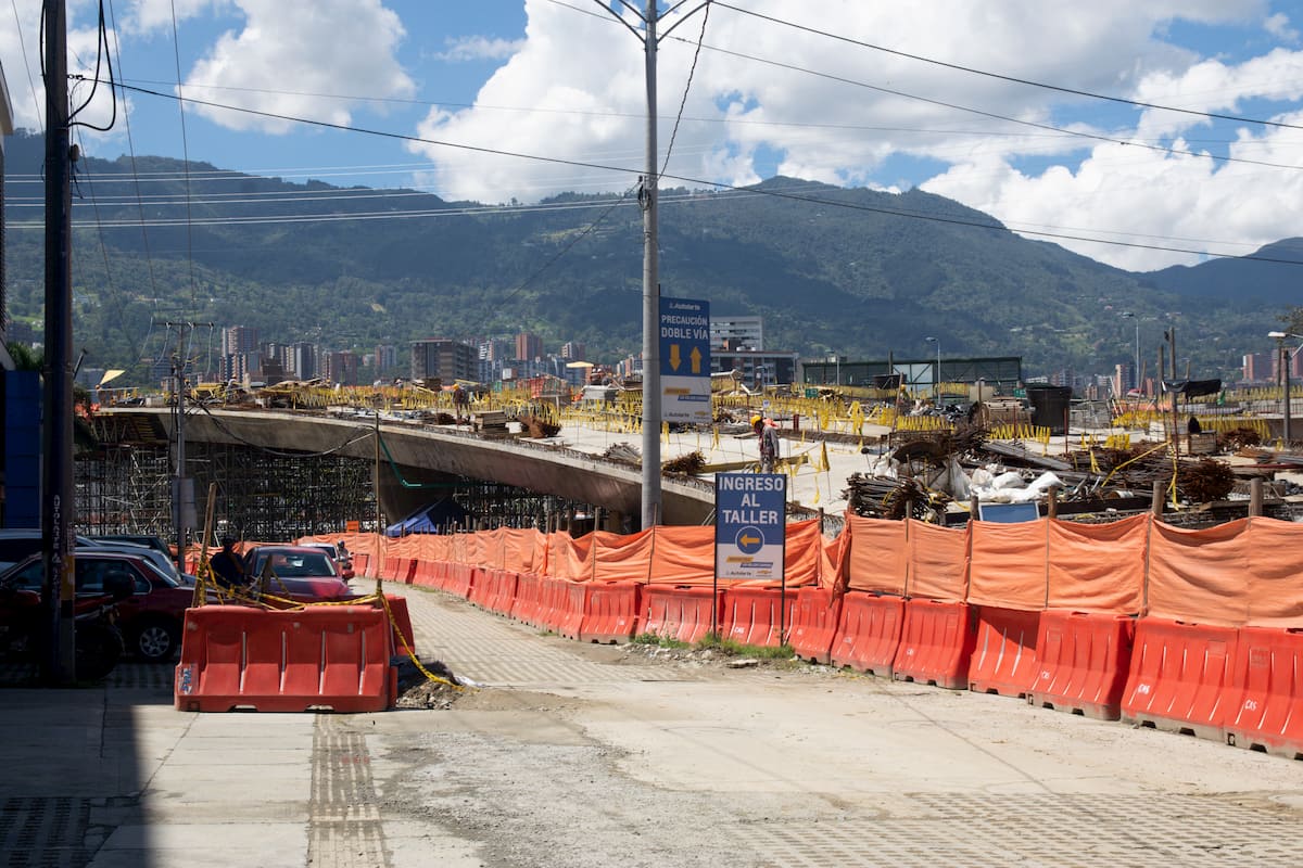 Obras en la Ayurá