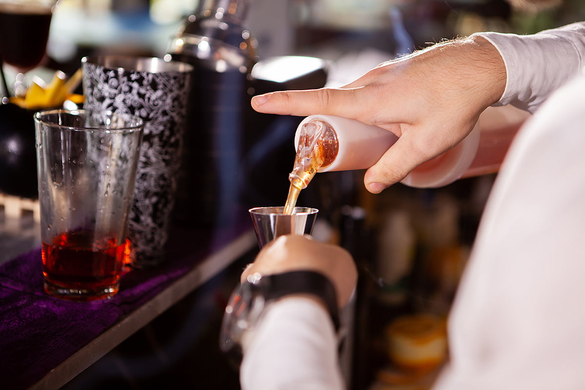 Aprobado piloto para bares y restaurantes con consumo de licor