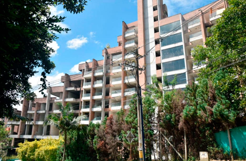 La zona se convirtió en ruinas y basurero", propietario de Continental Towers