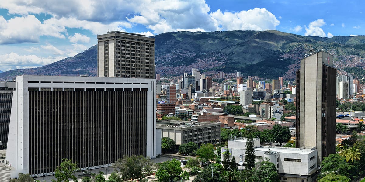 Alcaldía de Medellín suspende beneficios por pago de impuestos