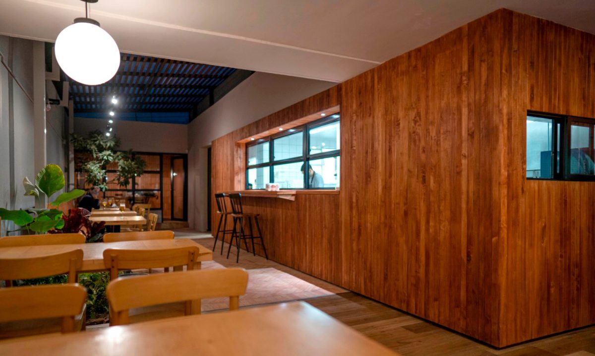 Sambombi estrena local en Provenza