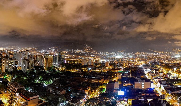 Medellín tendrá toque de queda 24 y 31 de diciembre
