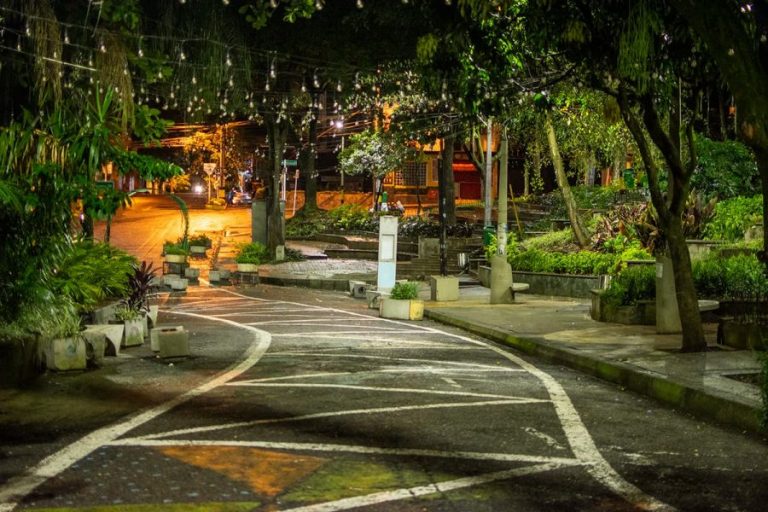 Se extiende el toque de queda en Medellín