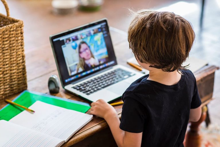 Otra lección COVID: cerrar brecha digital