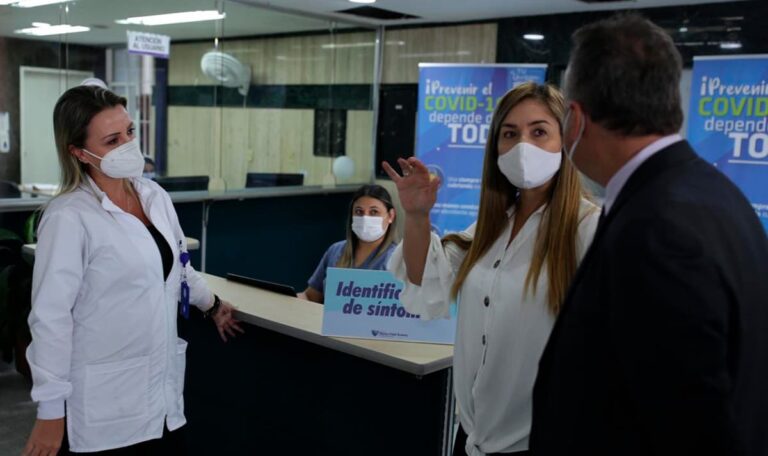 Viceministro de Salud verificó en Medellín la logística para iniciar Plan de Vacunación