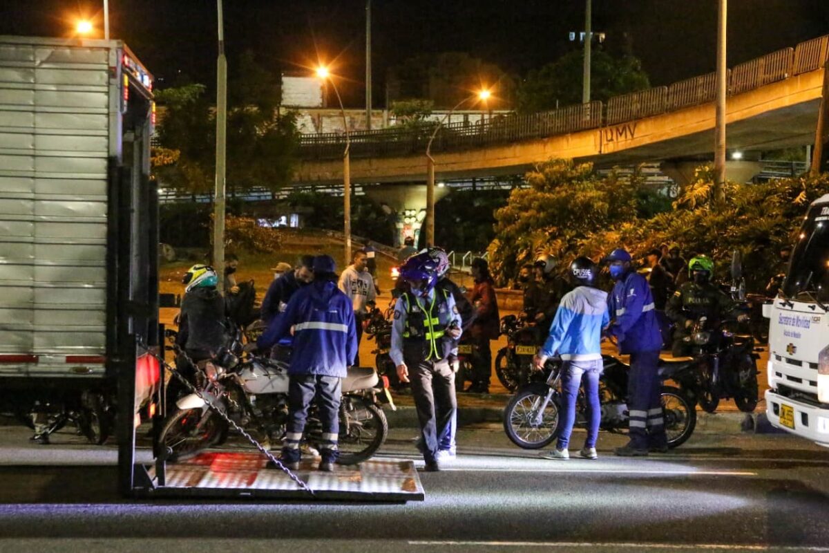 Incautan estupefacientes y armas en control a piques en El Poblado